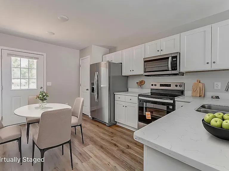 139 Harrison Ln SE #A — Photo 3