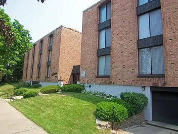 2612 N Maryland Ave — Photo 13
