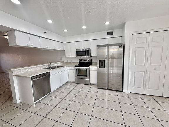 5th image of 26700 Rosewood Pointe Dr Unit 102