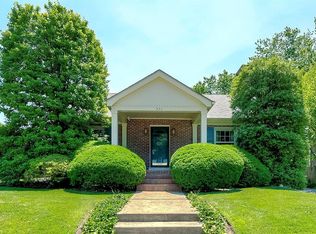 320 Queensway Dr, Lexington, KY 40502