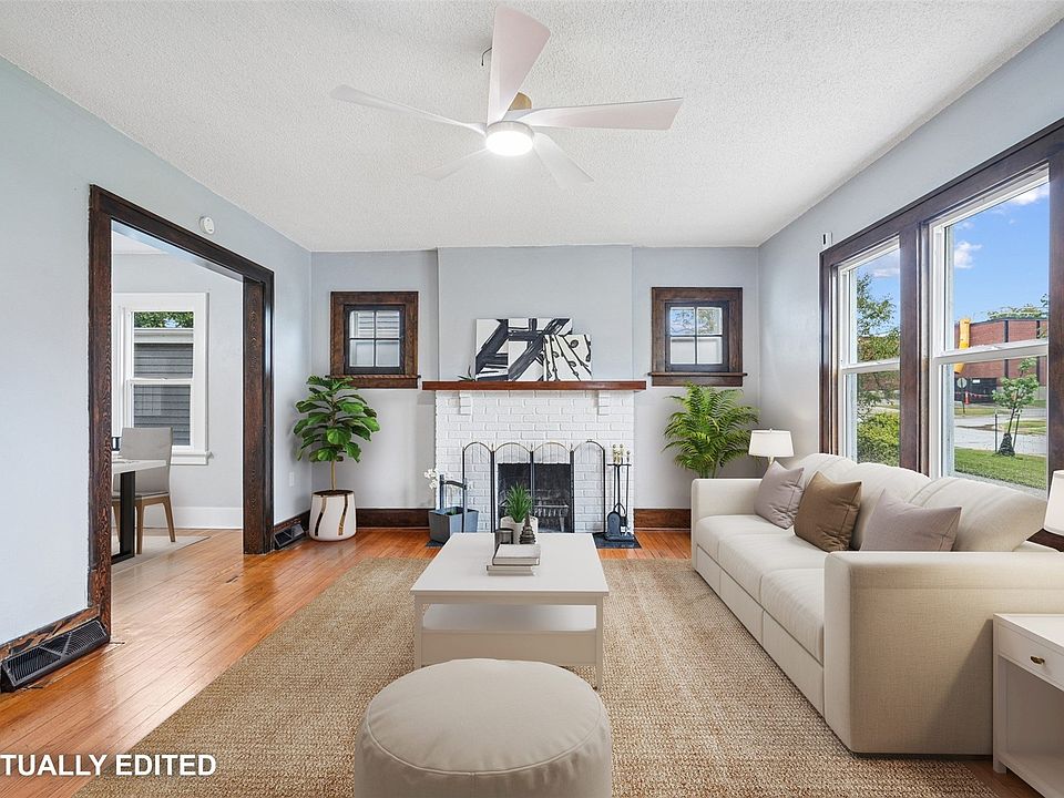 1st image of 208 24th St NE