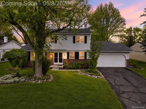 22718 Chestnut Tree Way, Novi, MI 48375