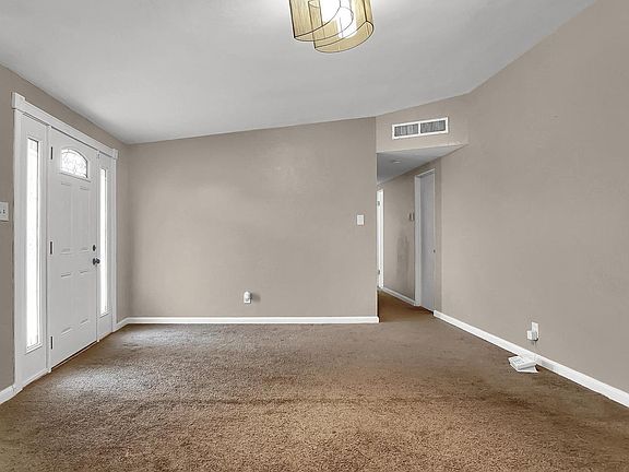 5th image of 6664 Bitteroot Ln