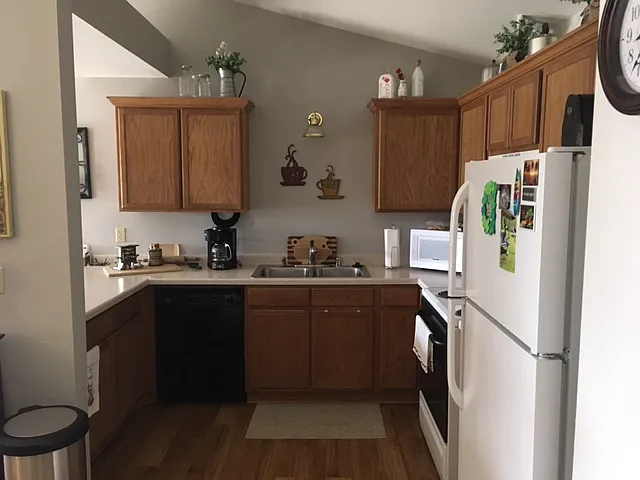 135 W Oak Leaf Dr #18 — Photo 2