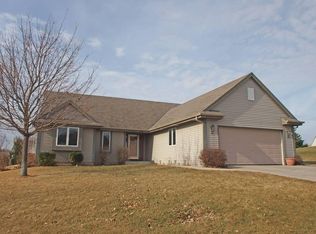 647 Woodland Cir, Waterford, WI 53185