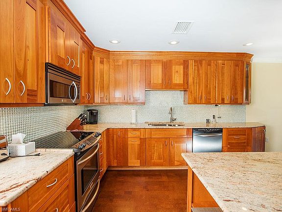 5th image of 1341 Middle Gulf Dr Unit 10C