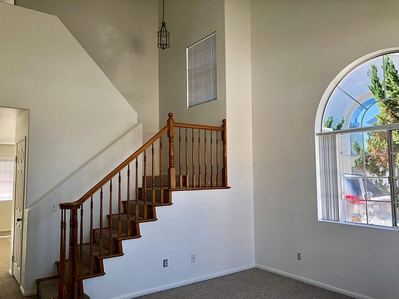 2nd image of 3822 Grace Ave