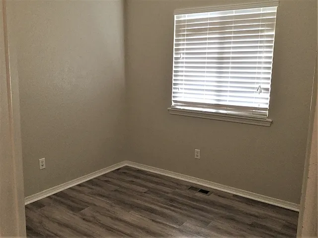 1521 W Kesler Dr — Photo 15