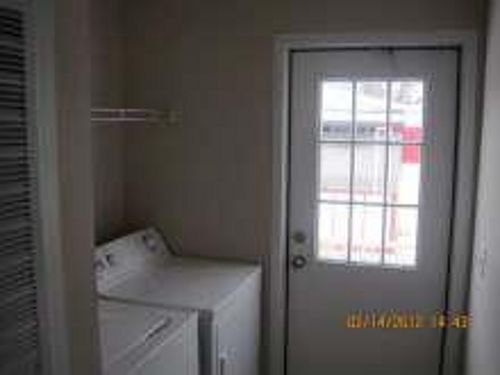 4th image of 3844 Berlitz Ln NW