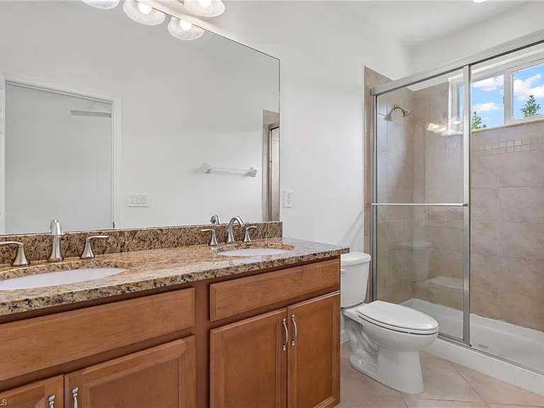 10818 Alvara Way — Photo 15
