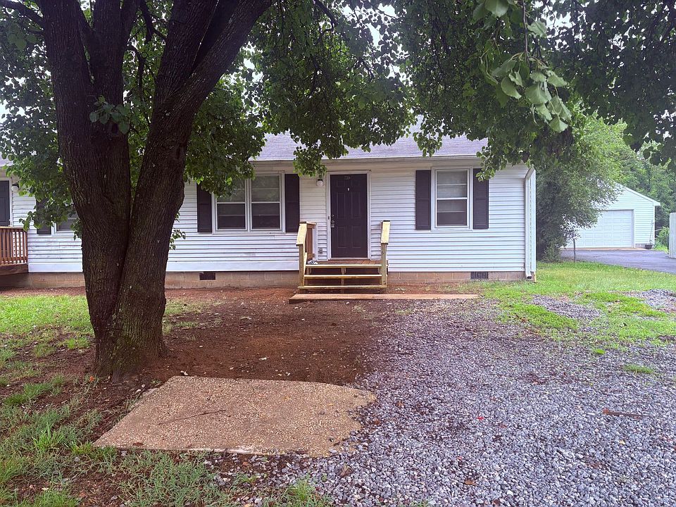 2nd image of 231A Church St