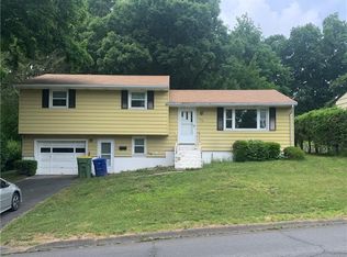 219 Pearl Lake Rd, Waterbury, CT 06706