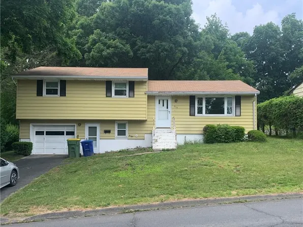 219 Pearl Lake Road, Waterbury, CT 06706