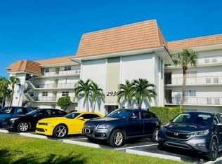 2936 Lake Shore Dr APT 308, Riviera Beach, FL 33404