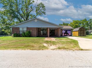 320 S Hickory St, Bristow, OK 74010