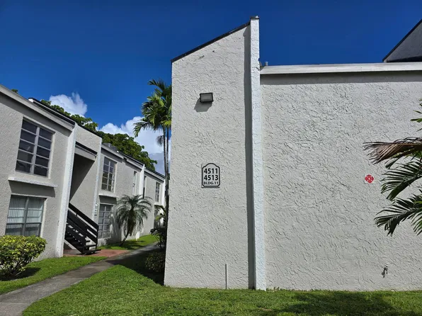 4511 Treehouse Lane #E, Tamarac, FL 33319