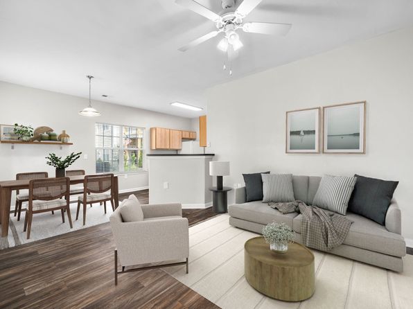 2100 Maple Village Ct #905