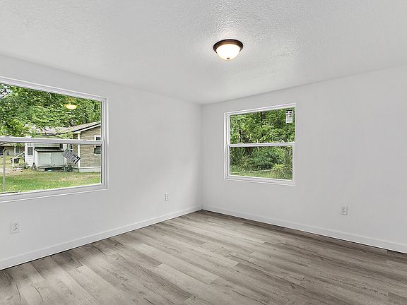 5th image of 2942 Nile Dr