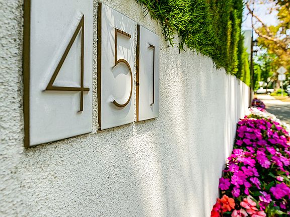2nd image of 451 N Mansfield Ave