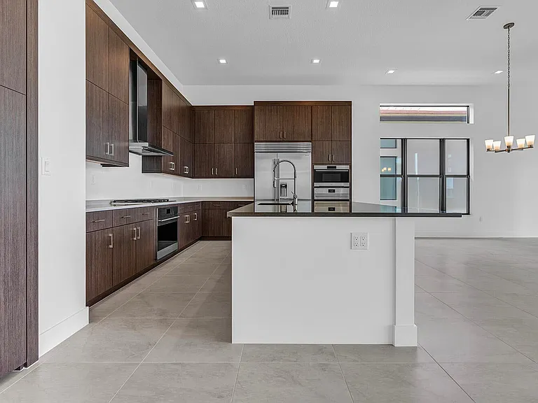 9523 Riverside Park Dr — Photo 22