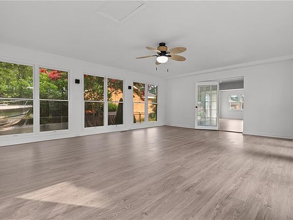 5th image of 4257 Meadow Wood Dr