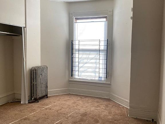 Studio Living Room/Bedroom