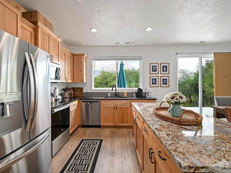 70 Wapiti Ct — Photo 26