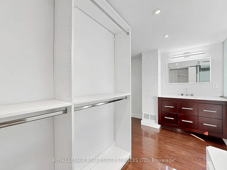 285 Bronte Rd — Photo 26