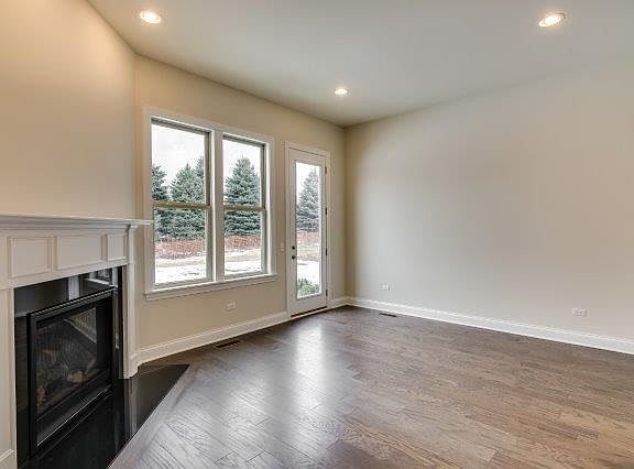 5th image of 331 Camberley Ln