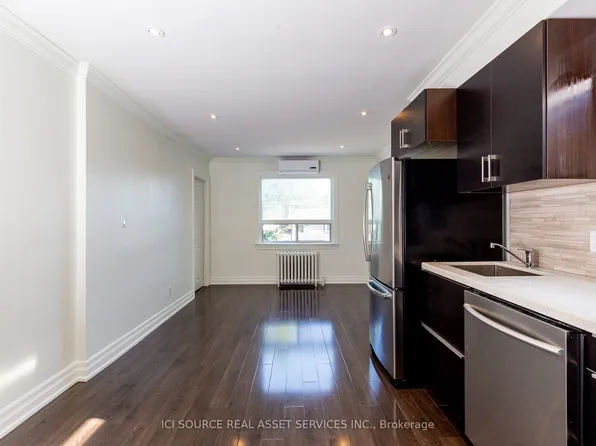 253 Lakeshore Rd E, Mississauga, ON