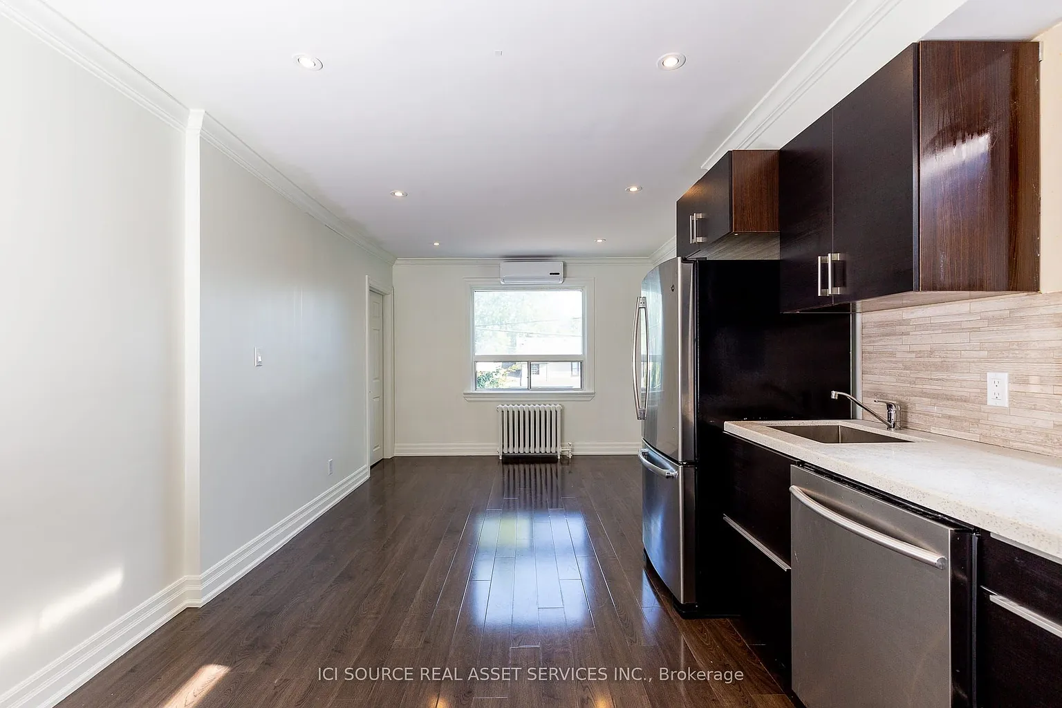 253 Lakeshore Rd E #B photo 1