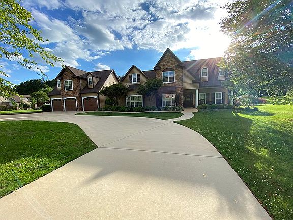 2nd image of 1201 Pine Lake Dr