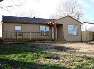 1704 Riggs Dr, Ponca City, OK 74601