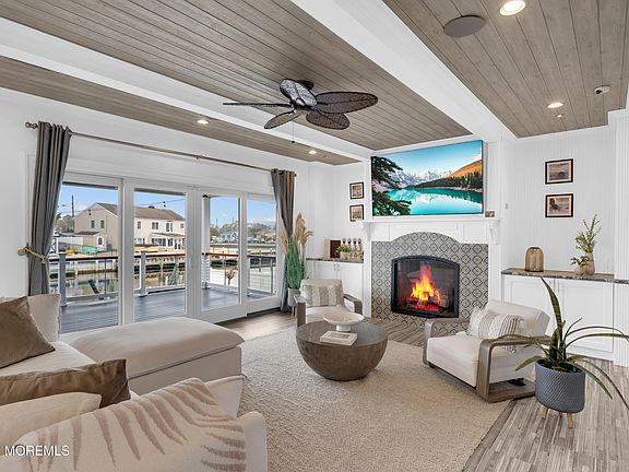 3rd image of 18 Culebra Ave