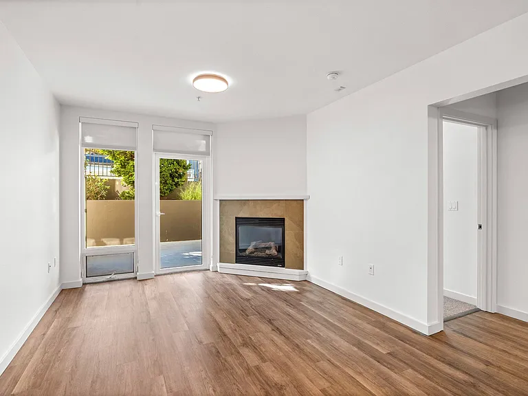 Large Living Room at 128 on State Apartments in Kirkland, WA 98033