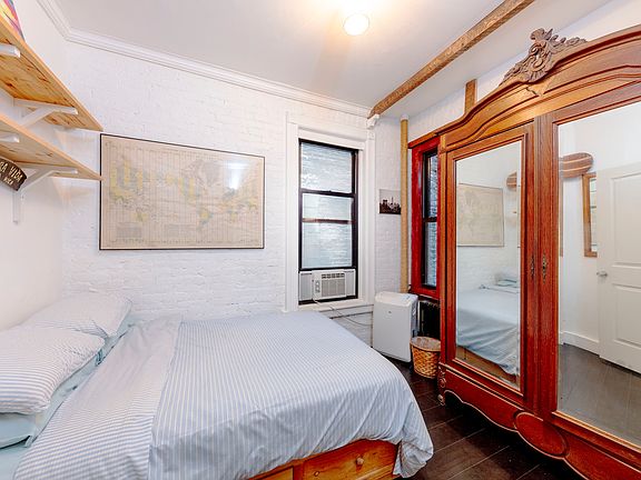 5th image of 347 W 44th St #2R