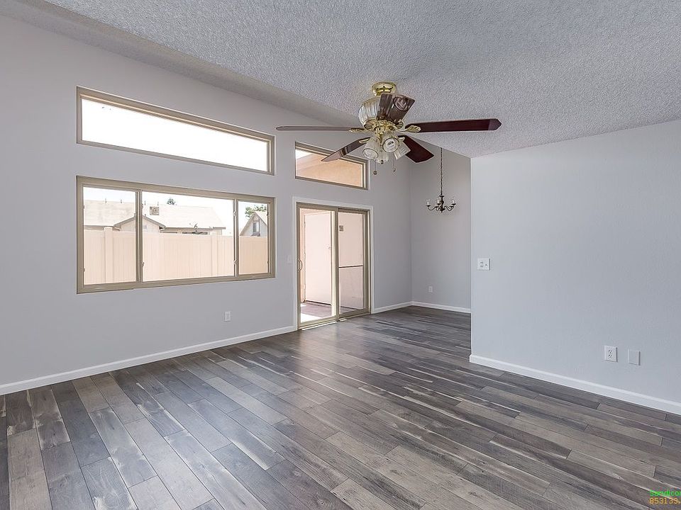 1st image of 2752 Casey St