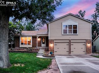 5235 W Old Farm Cir, Colorado Springs, CO 80917