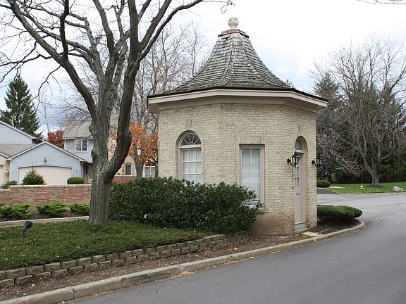 2nd image of 37 Tobey Ct