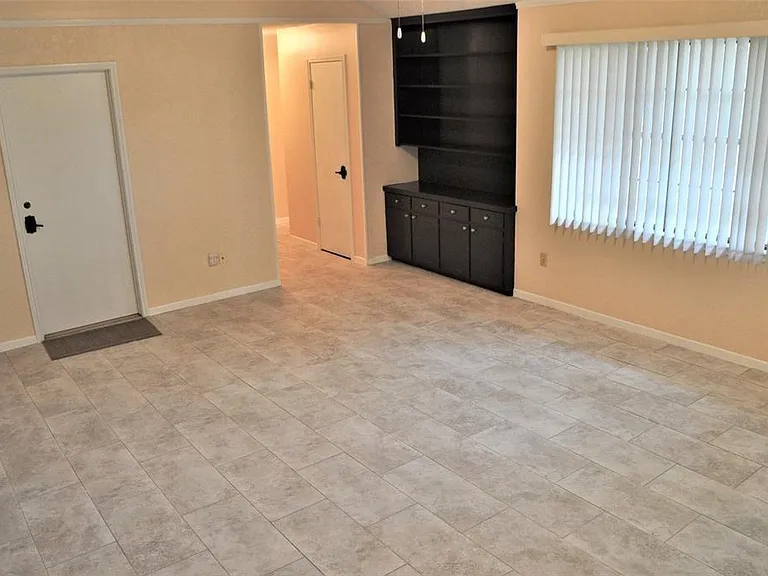 4107 War Admiral Dr — Photo 3