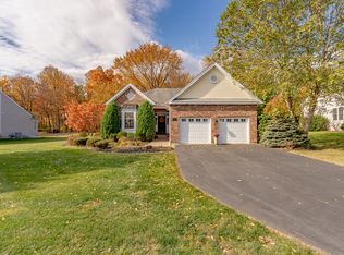 5 Timothy Ln, Bloomfield, CT 06002