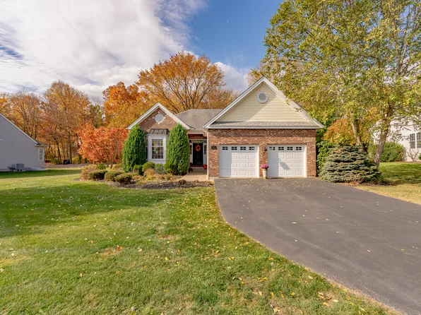 5 Timothy Lane, Bloomfield, CT 06002