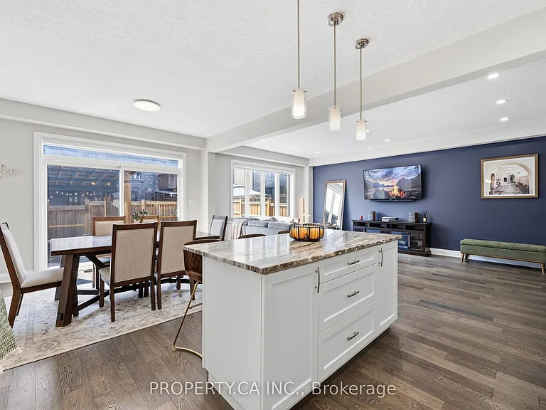 629 Wild Rye St W — Photo 12