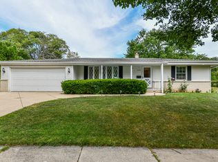 5248 Oakton Ln, Greendale, WI 53129