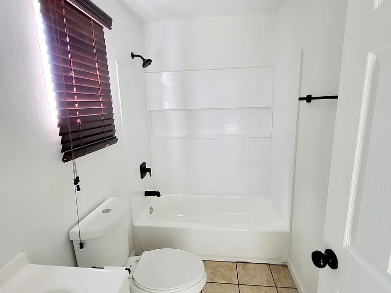 2306 S Walnut Ave — Photo 10