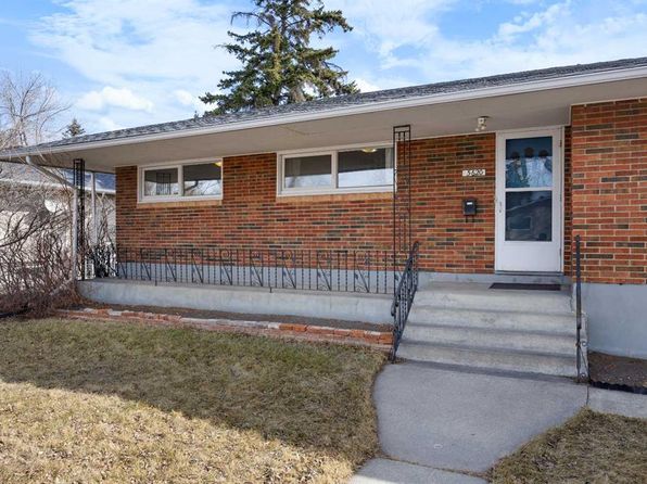 5620 W Buckthorn Rd NW, Calgary, AB T2K 2Y5