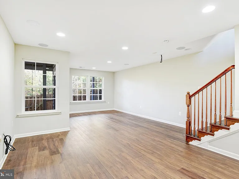 24803 Mason Dale Ter — Photo 31