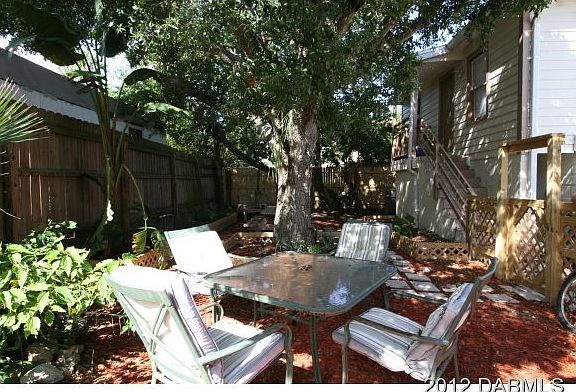 3rd image of 30 S Oleander Ave