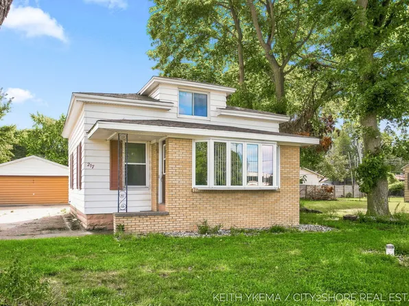 217 N Franklin St, Zeeland, MI 49464