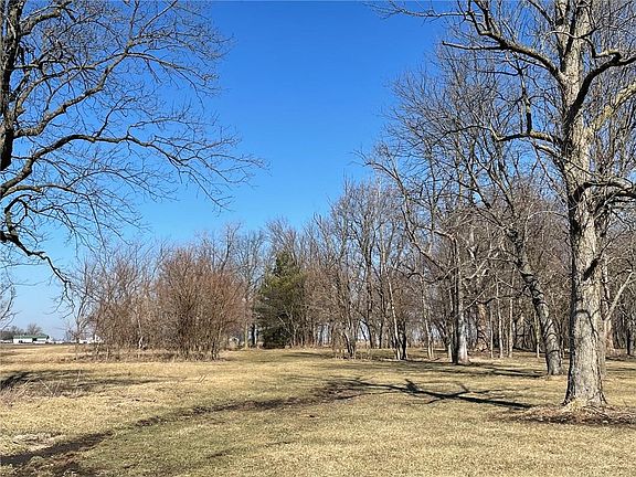 3rd image of 4172 E County Road 1000 N